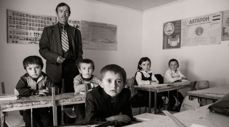 Historia e kufizimeve të praktikave Islame në Taxhikistan: Një marrëdhënie e ndërlikuar Pas-Sovjetike