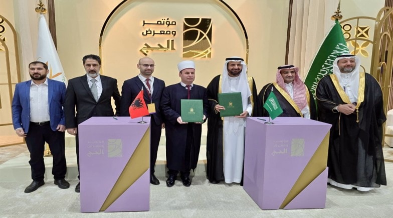 Kryetari i Komunitetit Mysliman të Shqipërisë nënshkruan marrëveshjen e Haxhit për vitin 2025 në Arabinë Saudite
