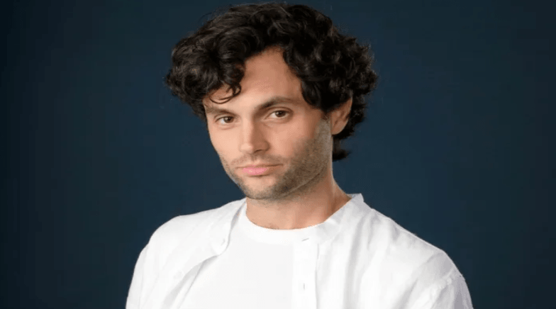 Një ajet çdo natë: Si Penn Badgley gjen paqe në Kuran mes zhurmës së Hollywood-it