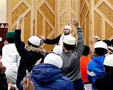 Manchester: 20 xhami bashkohen në një program kushtuar jetës së Profetit ﷺ
